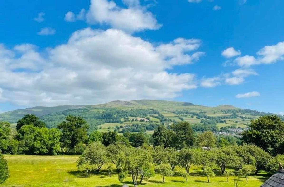 Tanglewood House Abergavenny With Private Parking Villa Bagian luar foto