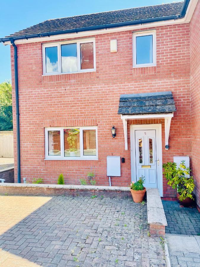 Tanglewood House Abergavenny With Private Parking Villa Bagian luar foto